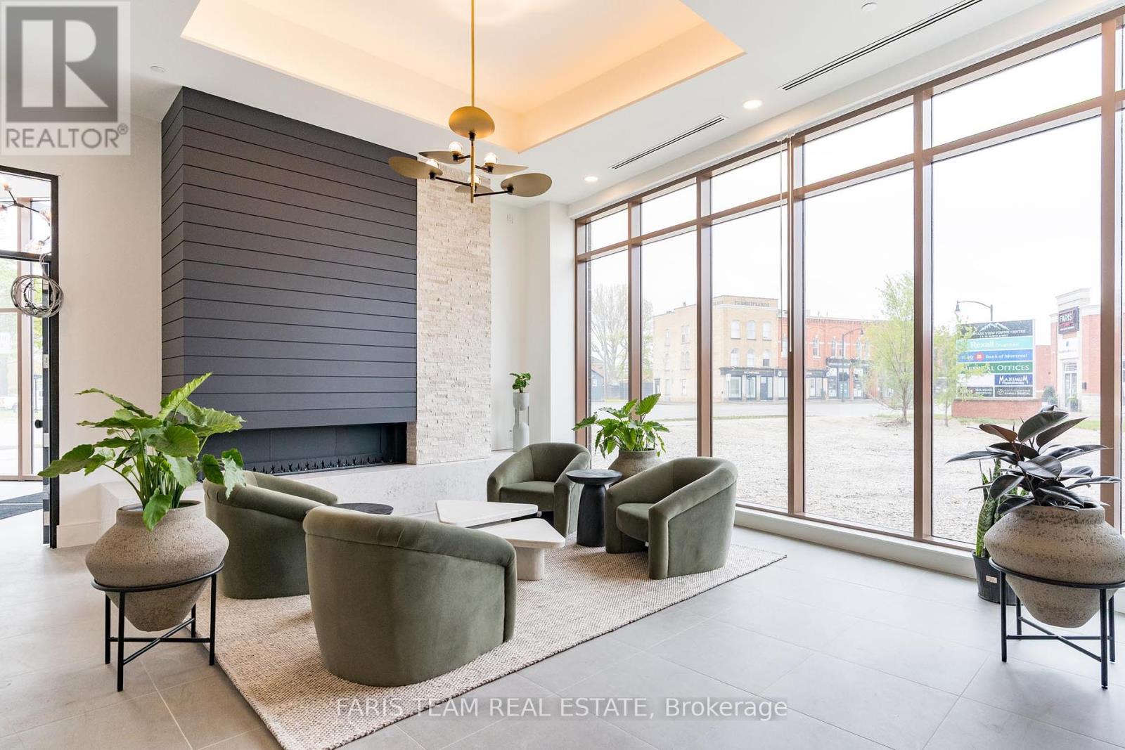 Property at 609 - 31 HURON STREET image 3