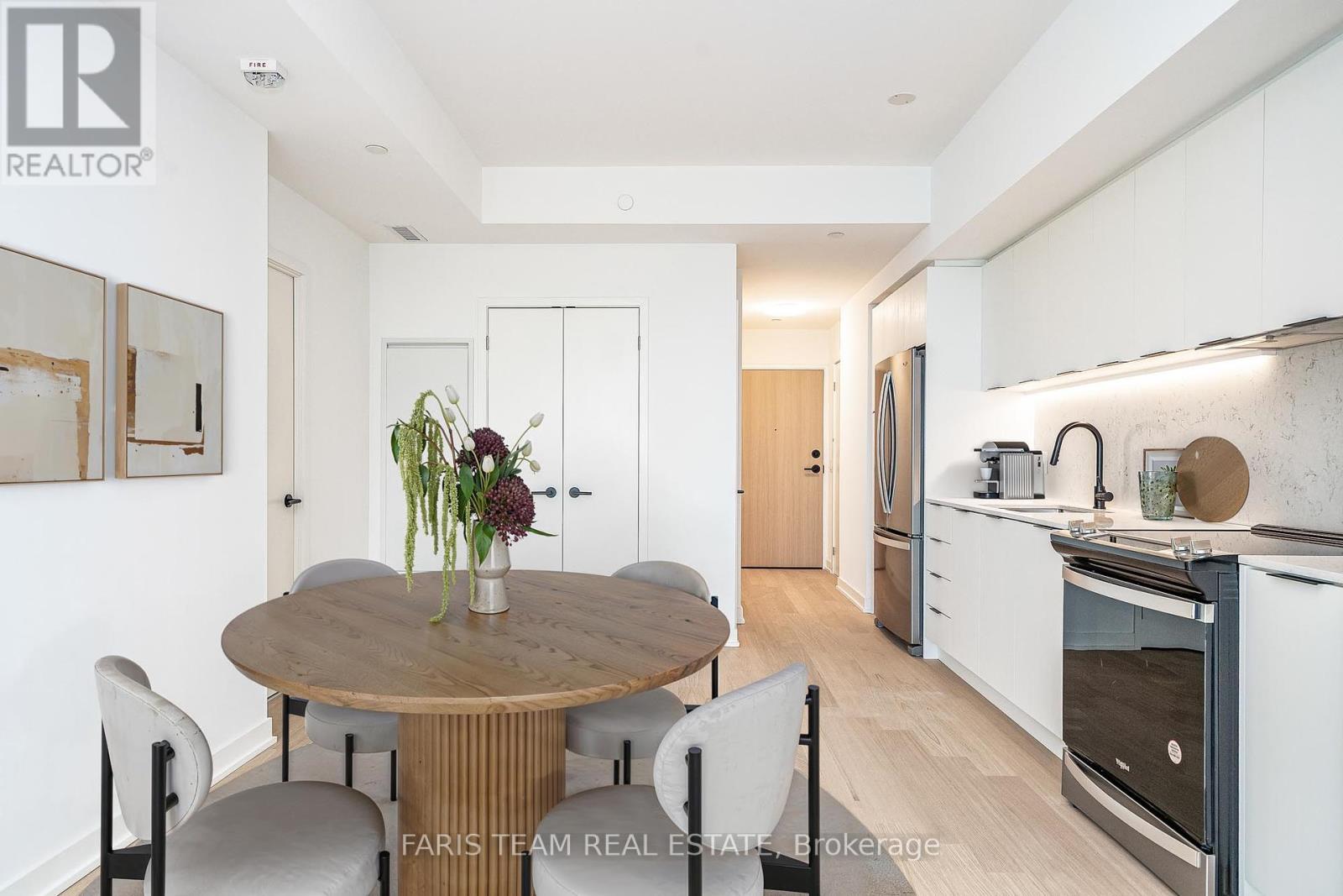 Property at 325 - 31 HURON STREET image 3