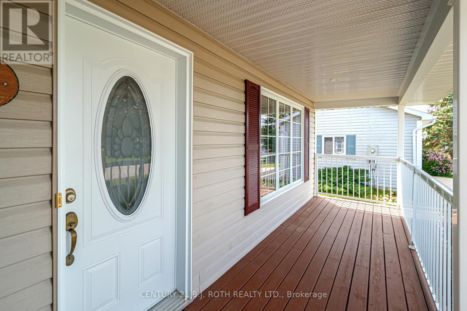 Property at 32 ILLINOIS CRESCENT image 4