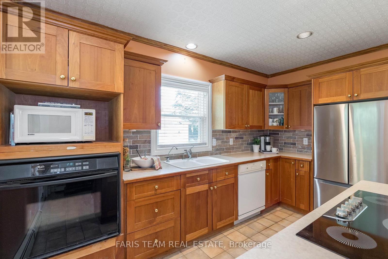 Property at 1897 10 LINE N image 4