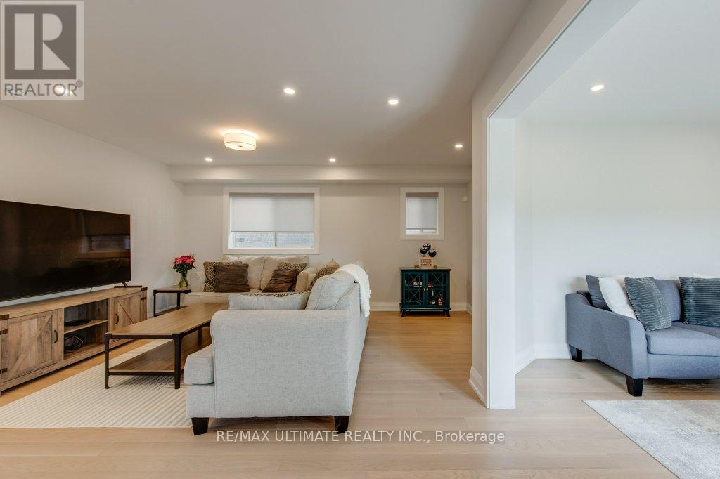Property at 90 CEDARGOVE ROAD image 5