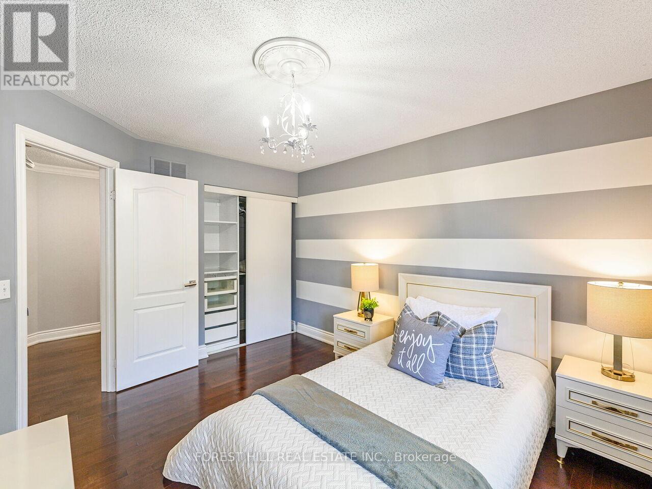 1575 Samuelson Circle, Mississauga (Meadowvale Village), Ontario  L5N 8A2 - Photo 16 - W12236866