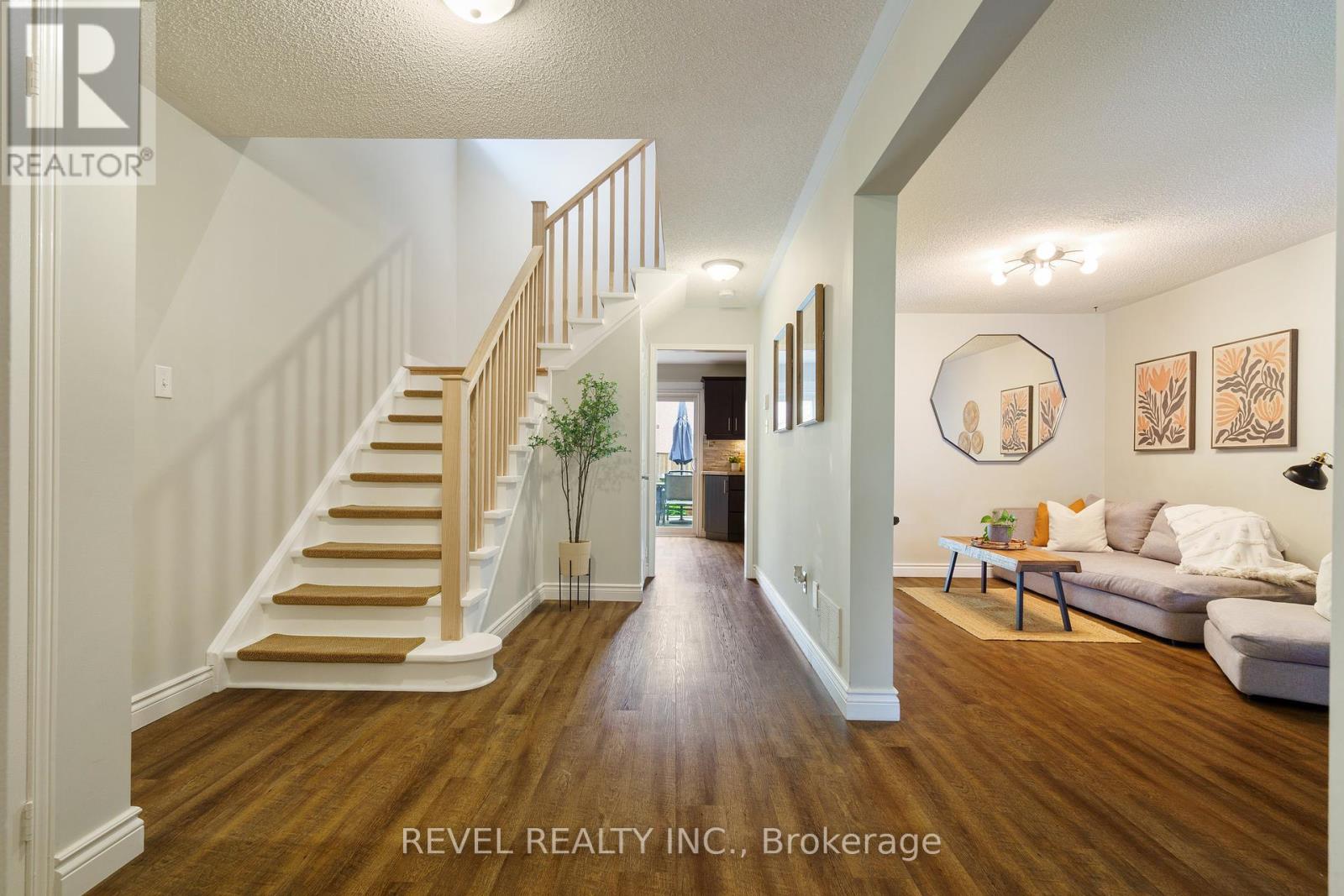 Property at 637 AMELIA CRESCENT N image 5