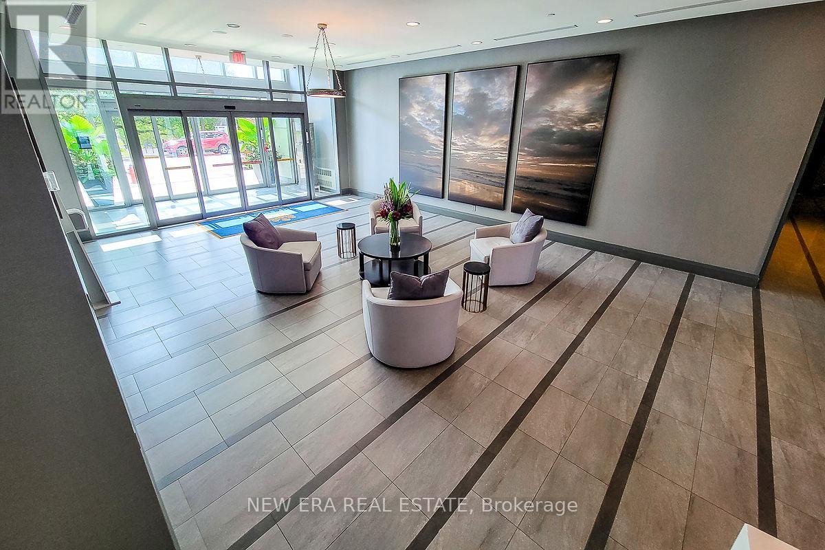 323 - 11 Bronte Road, Oakville (Br Bronte), Ontario  L6L 0E1 - Photo 3 - W12236971