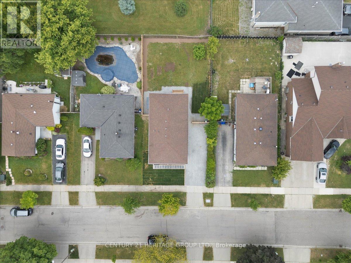 15 Mellenby Street, Hamilton (Stoney Creek Mountain), Ontario  L8J 1E6 - Photo 45 - X12236765
