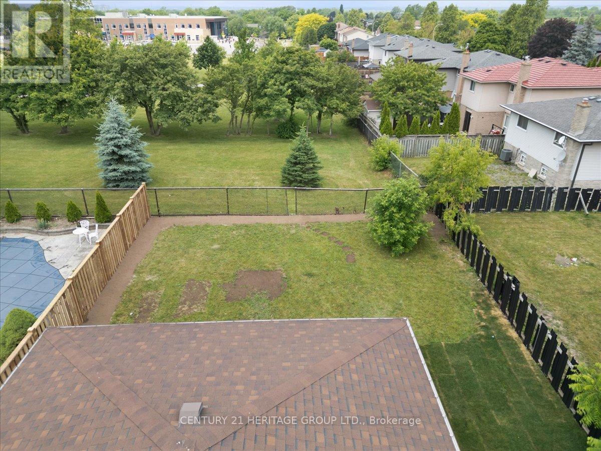 15 Mellenby Street, Hamilton (Stoney Creek Mountain), Ontario  L8J 1E6 - Photo 47 - X12236765