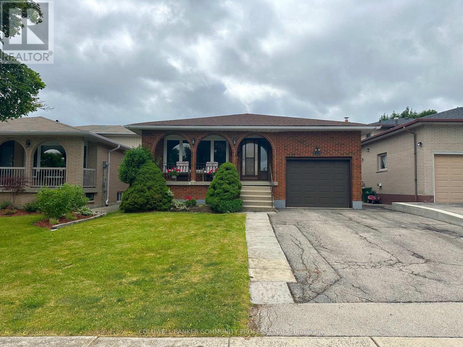 233 LAWNHURST COURT, Hamilton, Ontario