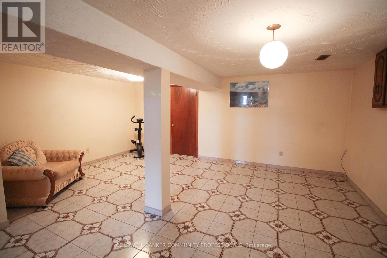 233 Lawnhurst Court, Hamilton, Ontario  L8V 4R4 - Photo 29 - X12236905