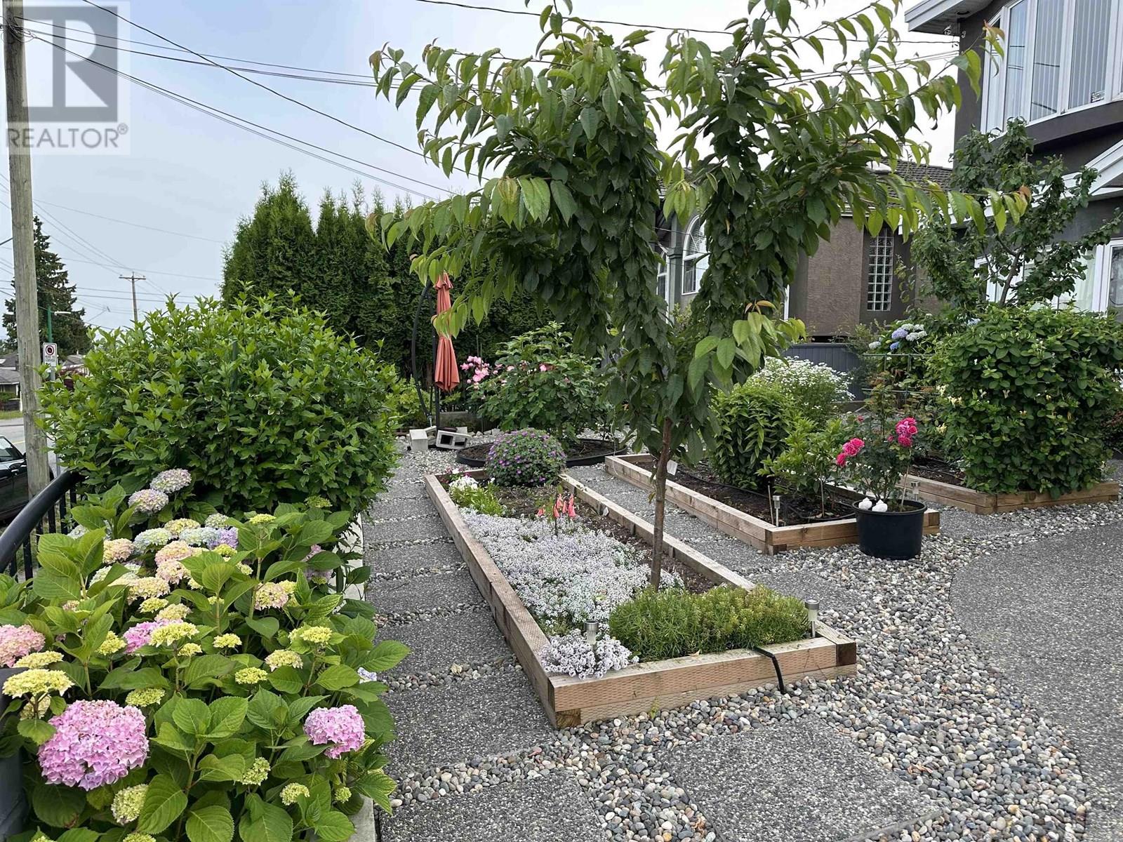 7749 Gilley Avenue, Burnaby, British Columbia  V5J 4Y1 - Photo 4 - R3017924
