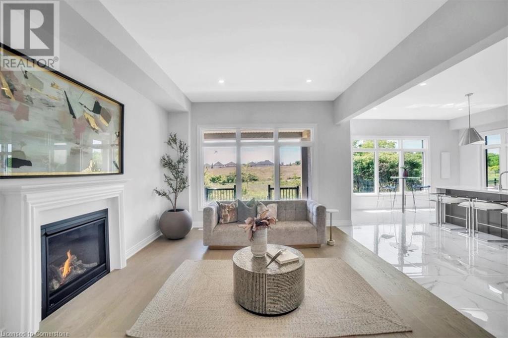 Property at 87 AQUASANTA Crescent image 5