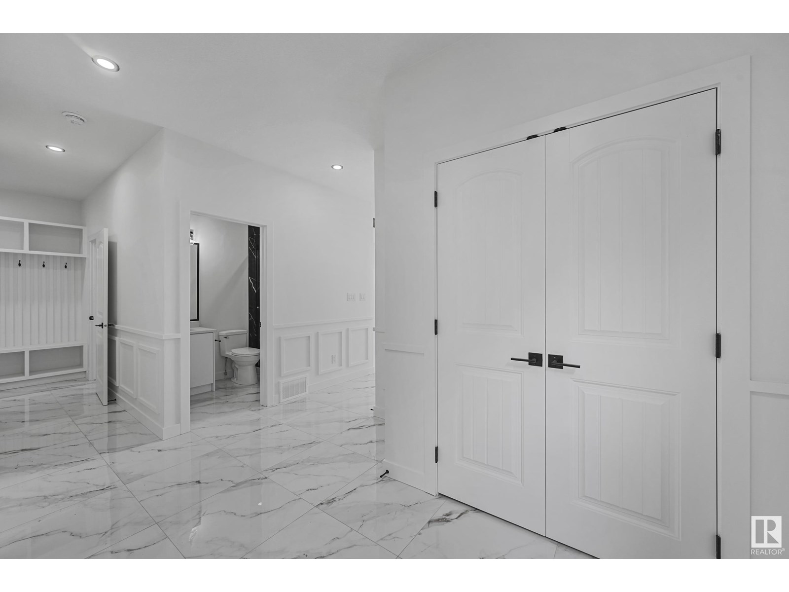Property at 9232 183 AV NW image 2
