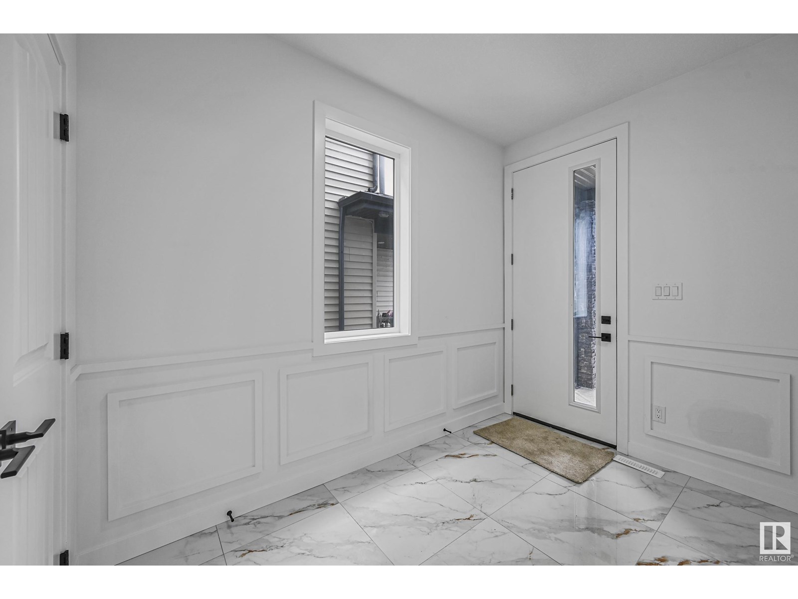 Property at 9232 183 AV NW image 3