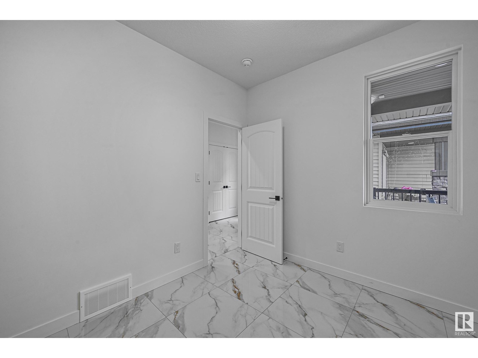 Property at 9232 183 AV NW image 5