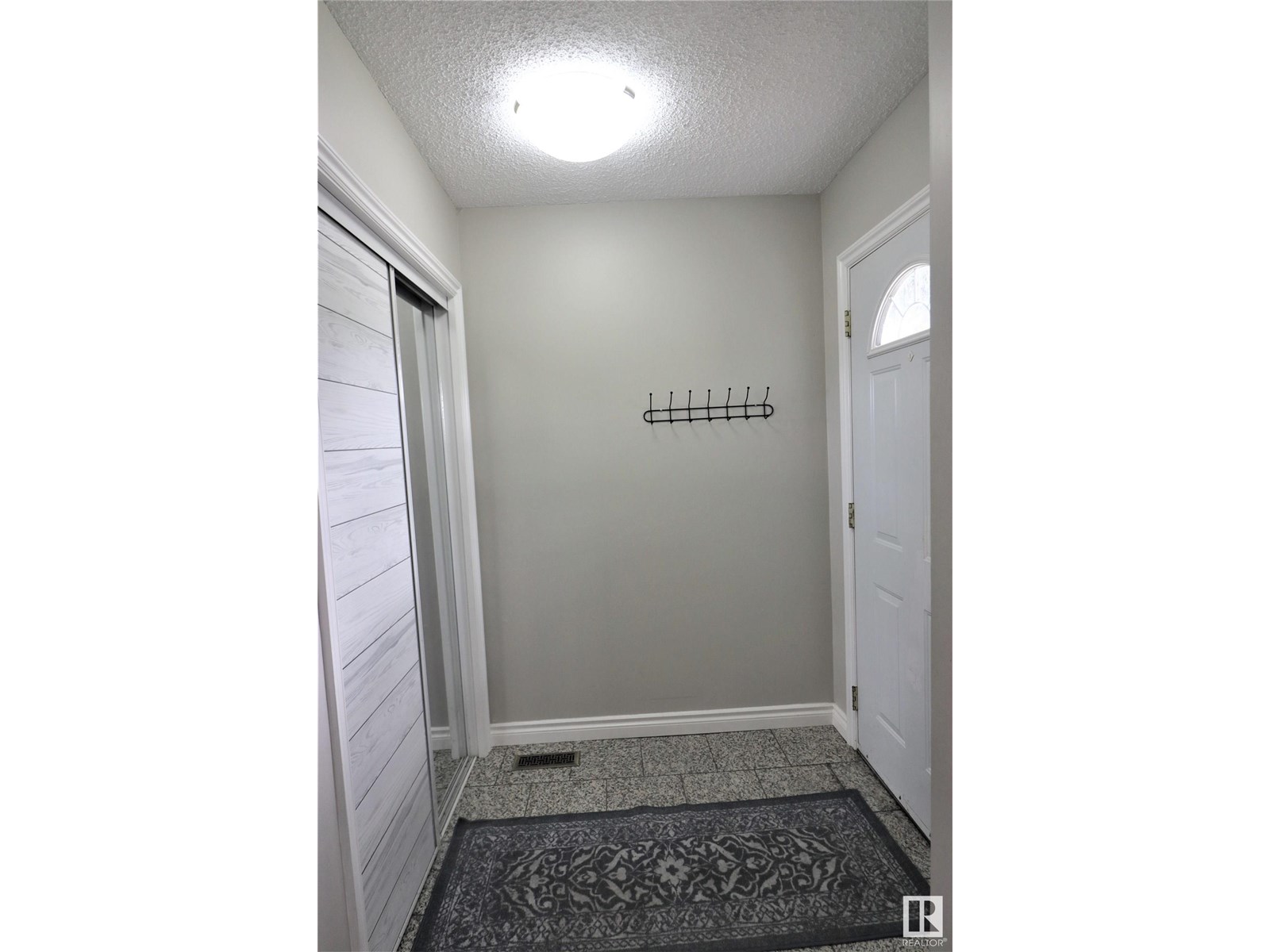 Property at 4317 54 ST image 2
