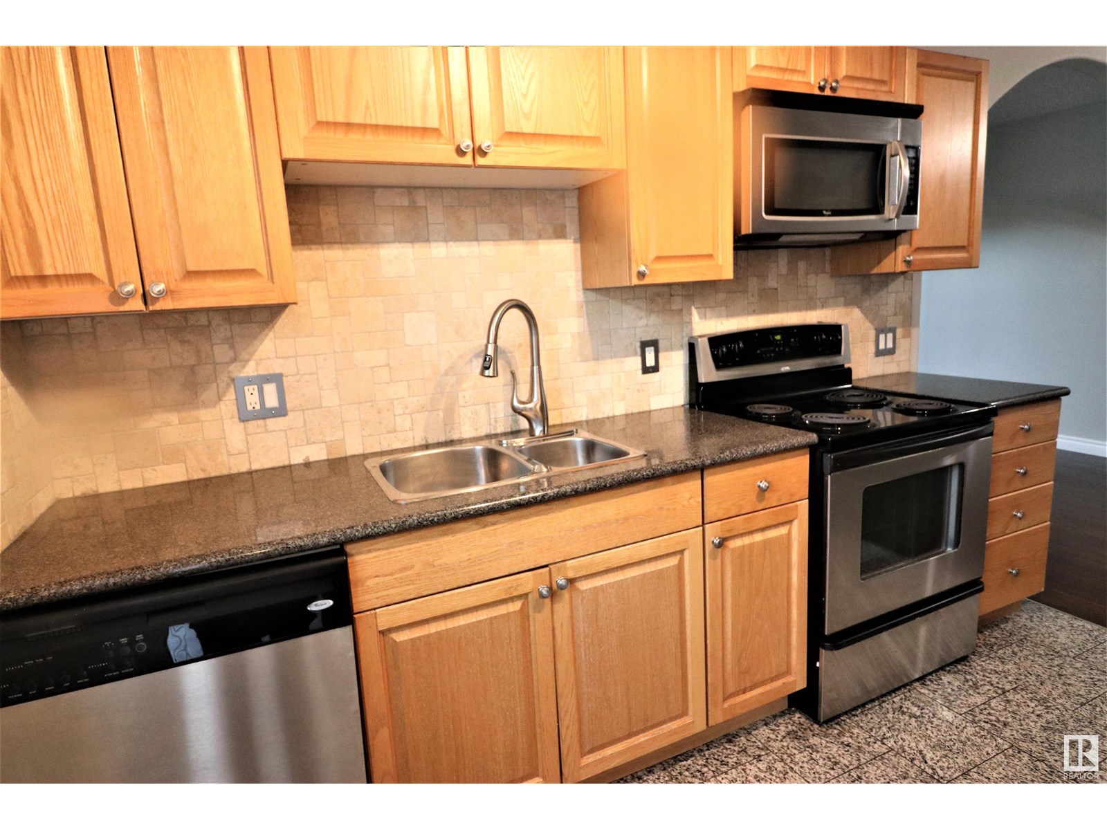 Property at 4317 54 ST image 5