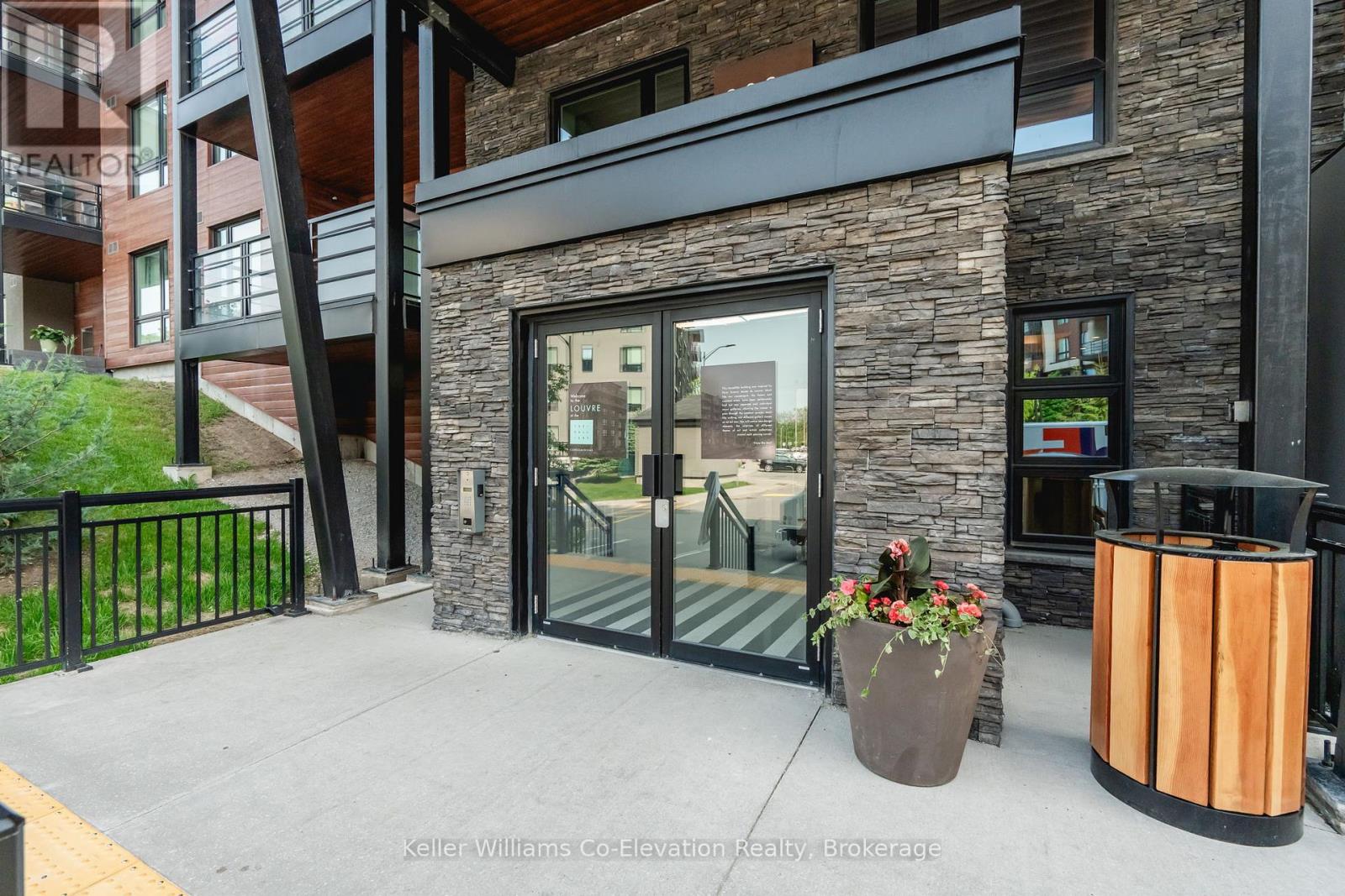 Property at 114 - 302 ESSA ROAD image 3