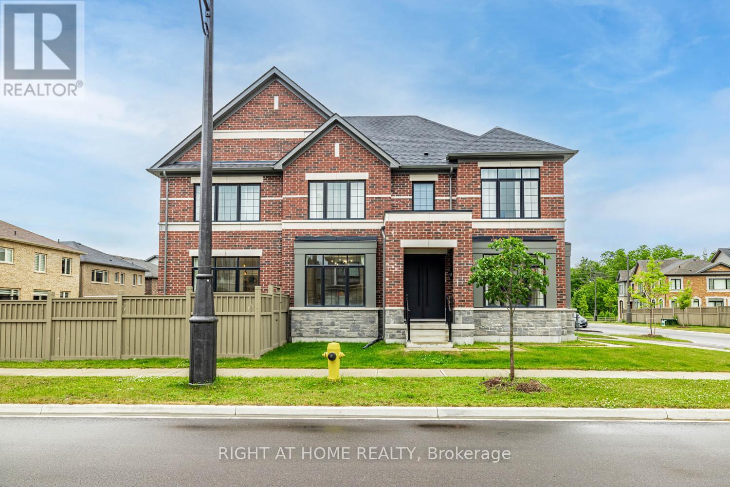Property at 236 BELLEFOND STREET image 3
