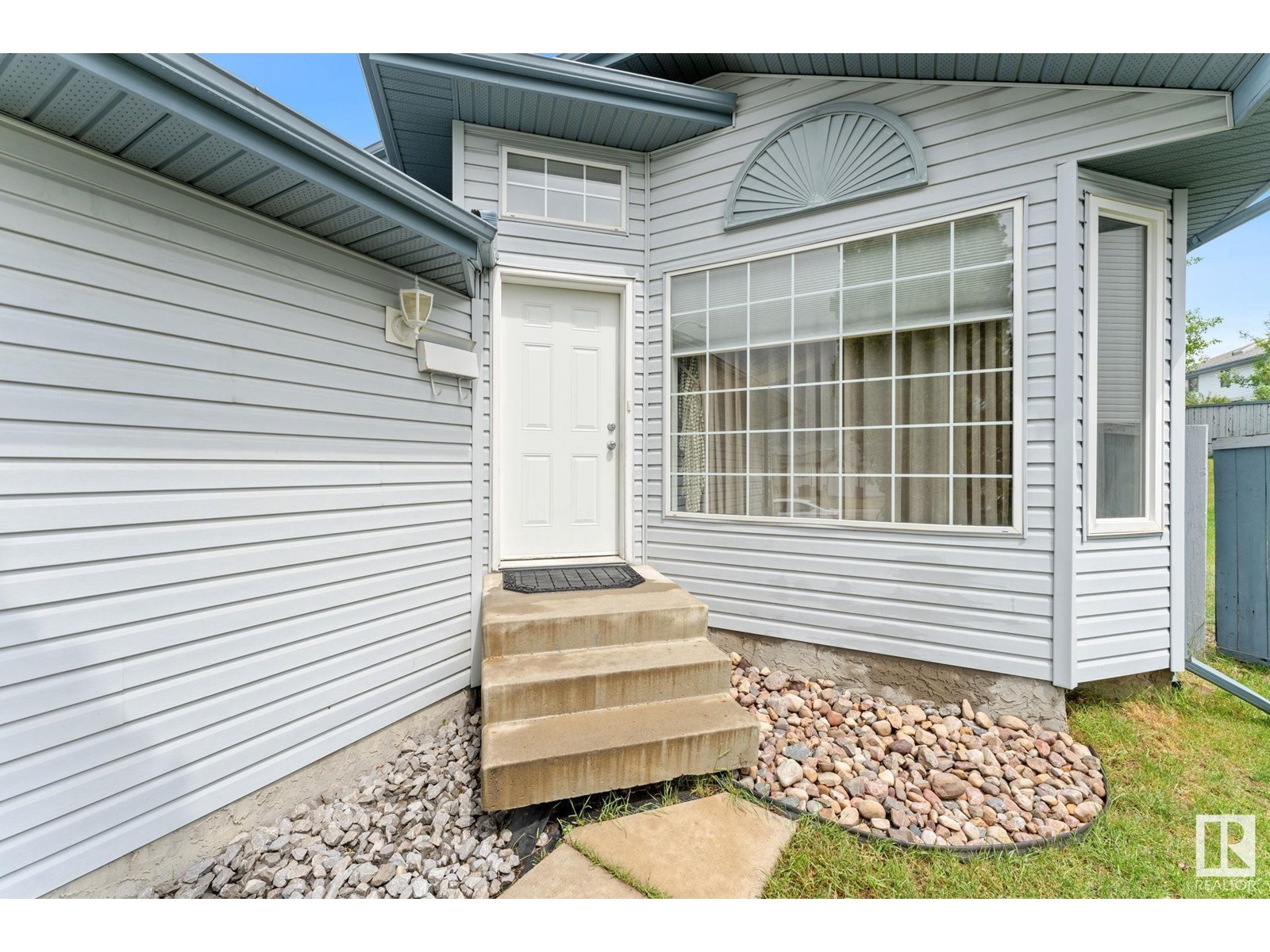 Property at 1071 JONES CR NW image 3