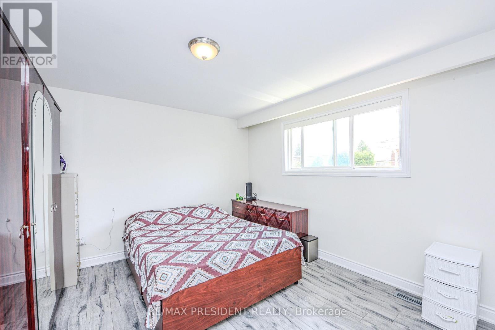3686 Darla Drive, Mississauga, Ontario  L4T 2C9 - Photo 21 - W12237017