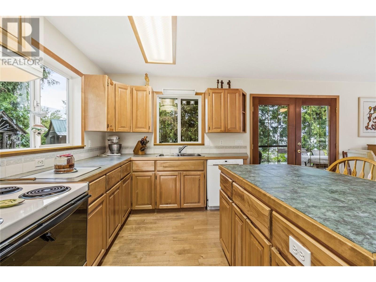 1756 Blind Bay Road, Blind Bay, British Columbia  V0E 2W0 - Photo 28 - 10333024