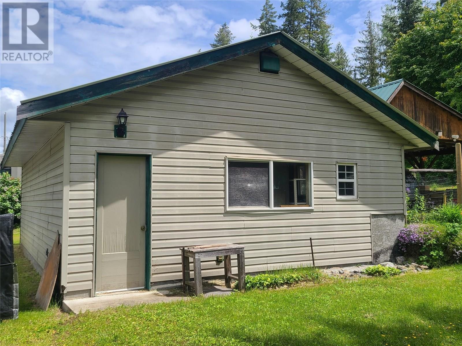1756 Blind Bay Road, Blind Bay, British Columbia  V0E 2W0 - Photo 4 - 10333024