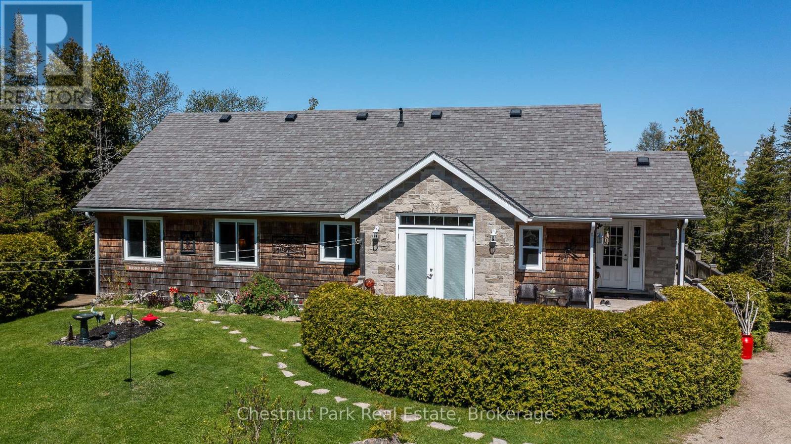 94 Zorra Drive, Northern Bruce Peninsula, Ontario  N0H 2R0 - Photo 38 - X12236962