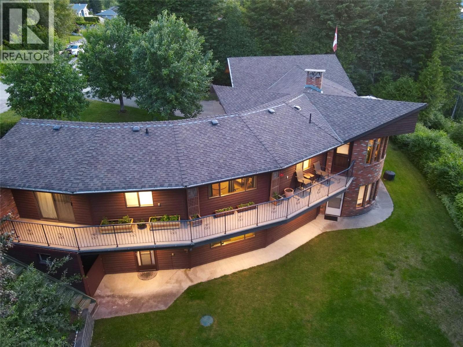 2631 Grandview Place, blind bay, British Columbia