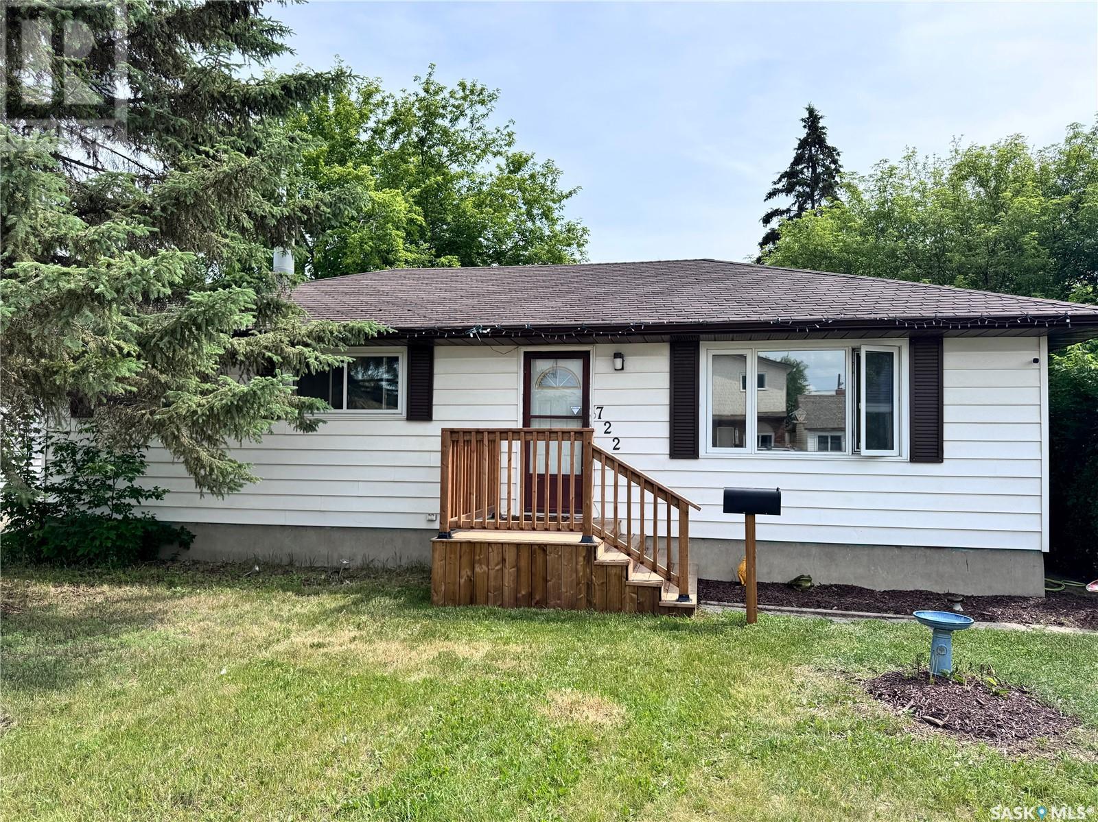 Property at 722 Weldon AVENUE image 1