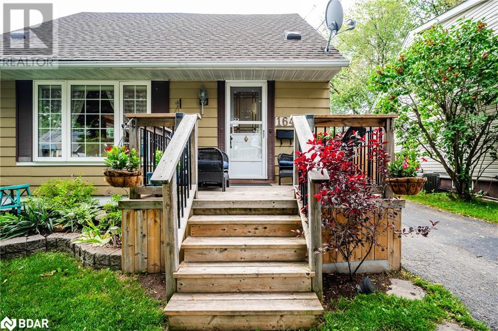 Property at 164 ADAIR Avenue N image 3