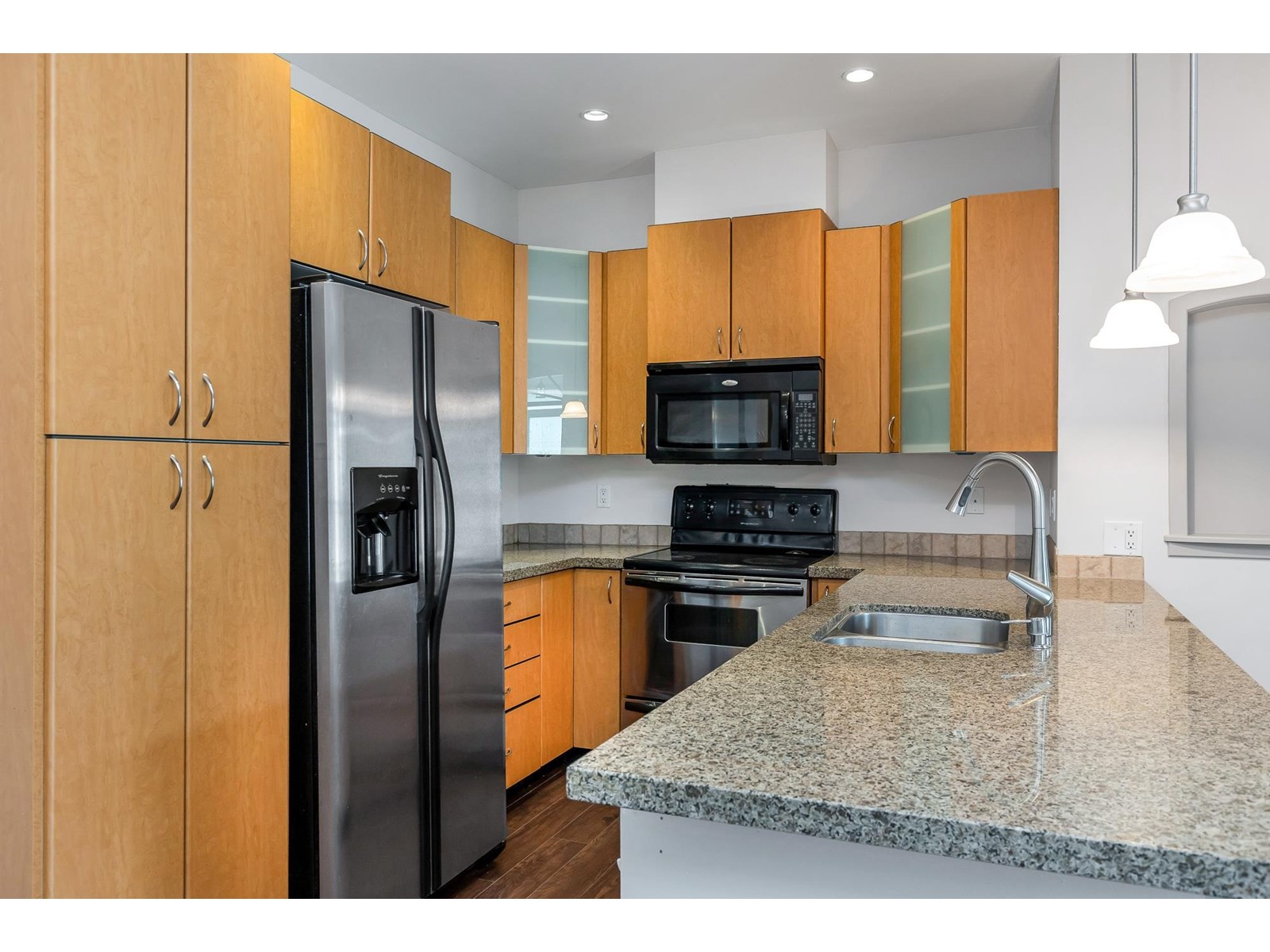 207 33485 South Fraser Way, Abbotsford, British Columbia  V2S 8P9 - Photo 7 - R3017756