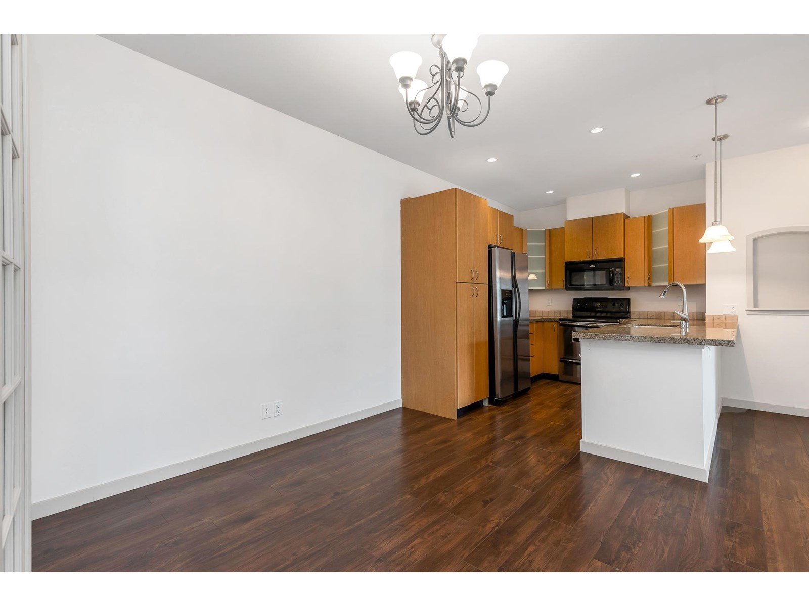207 33485 South Fraser Way, Abbotsford, British Columbia  V2S 8P9 - Photo 15 - R3017756