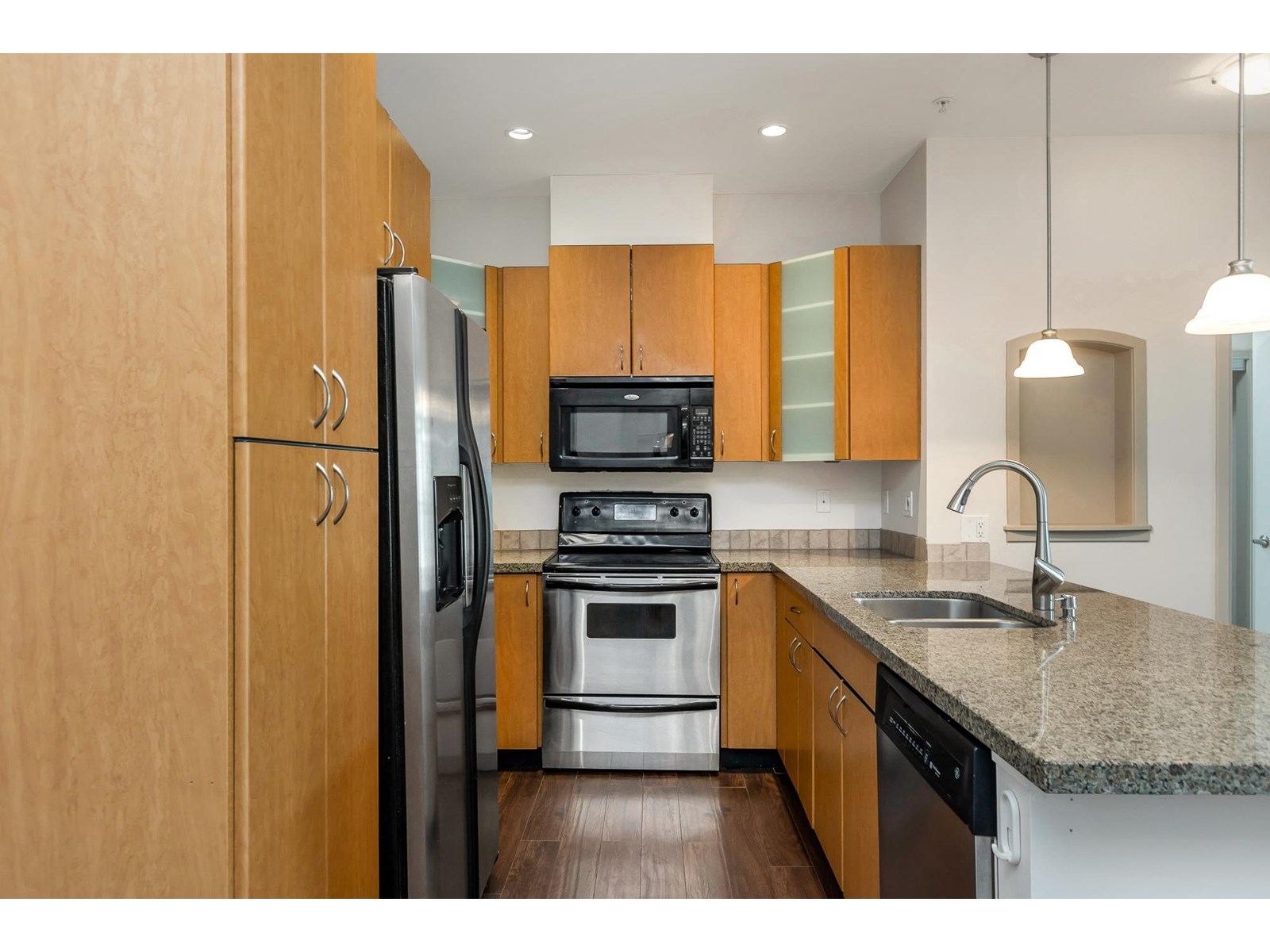 207 33485 South Fraser Way, Abbotsford, British Columbia  V2S 8P9 - Photo 8 - R3017756