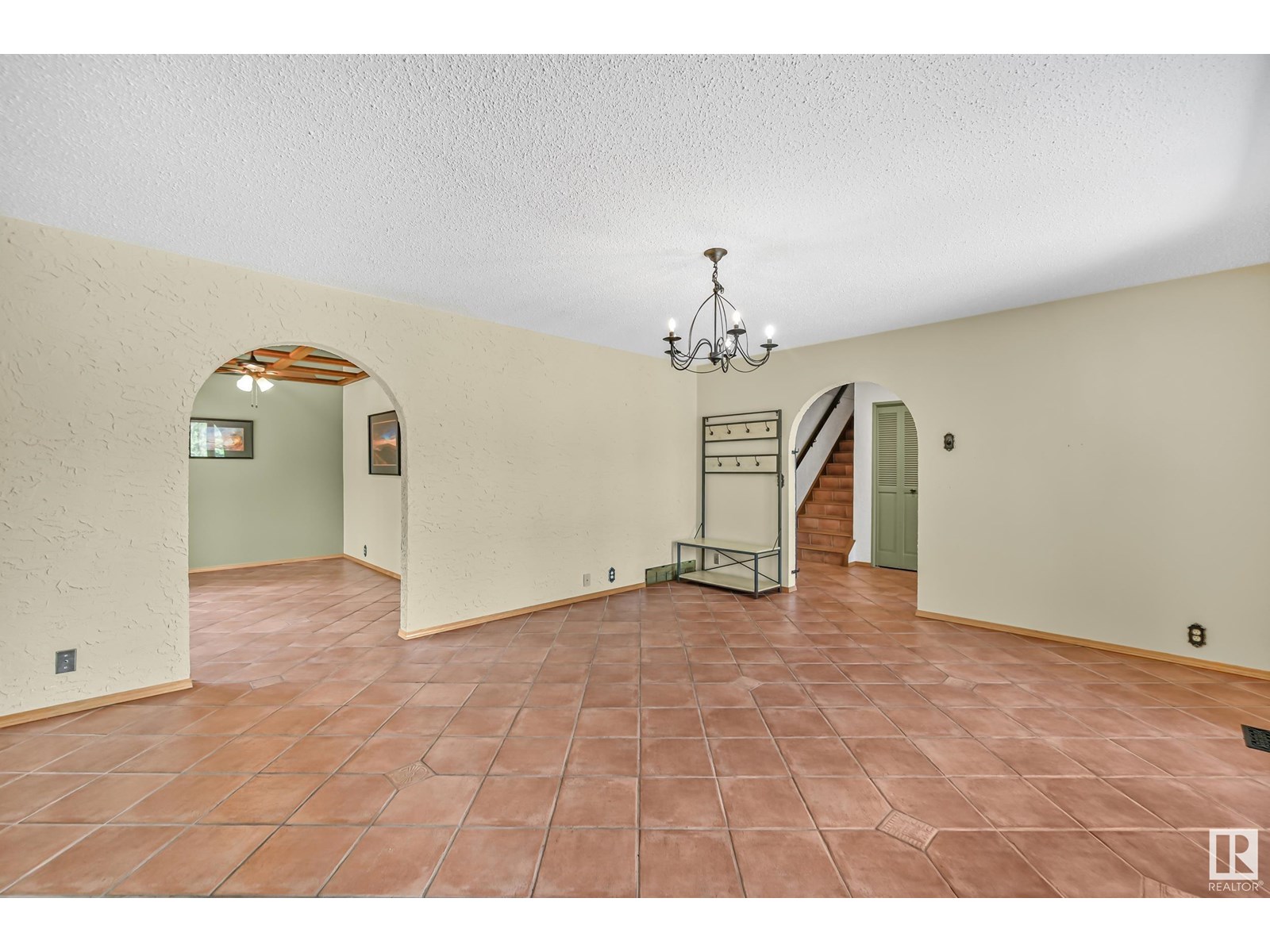 Property at 11505 32A AV NW image 3