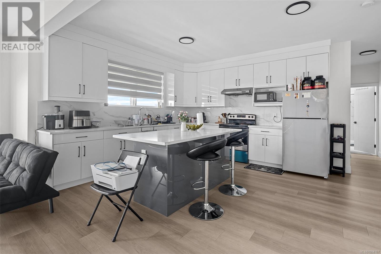 Property at 2197 Navigators Rise image 4