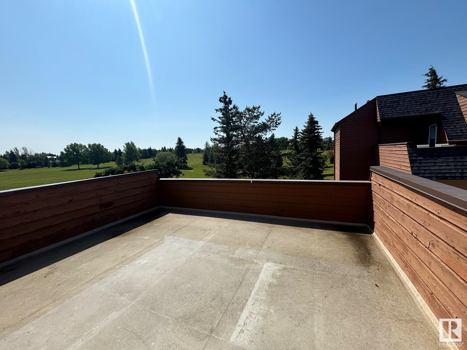 Property at 5979 40 AV NW image 1