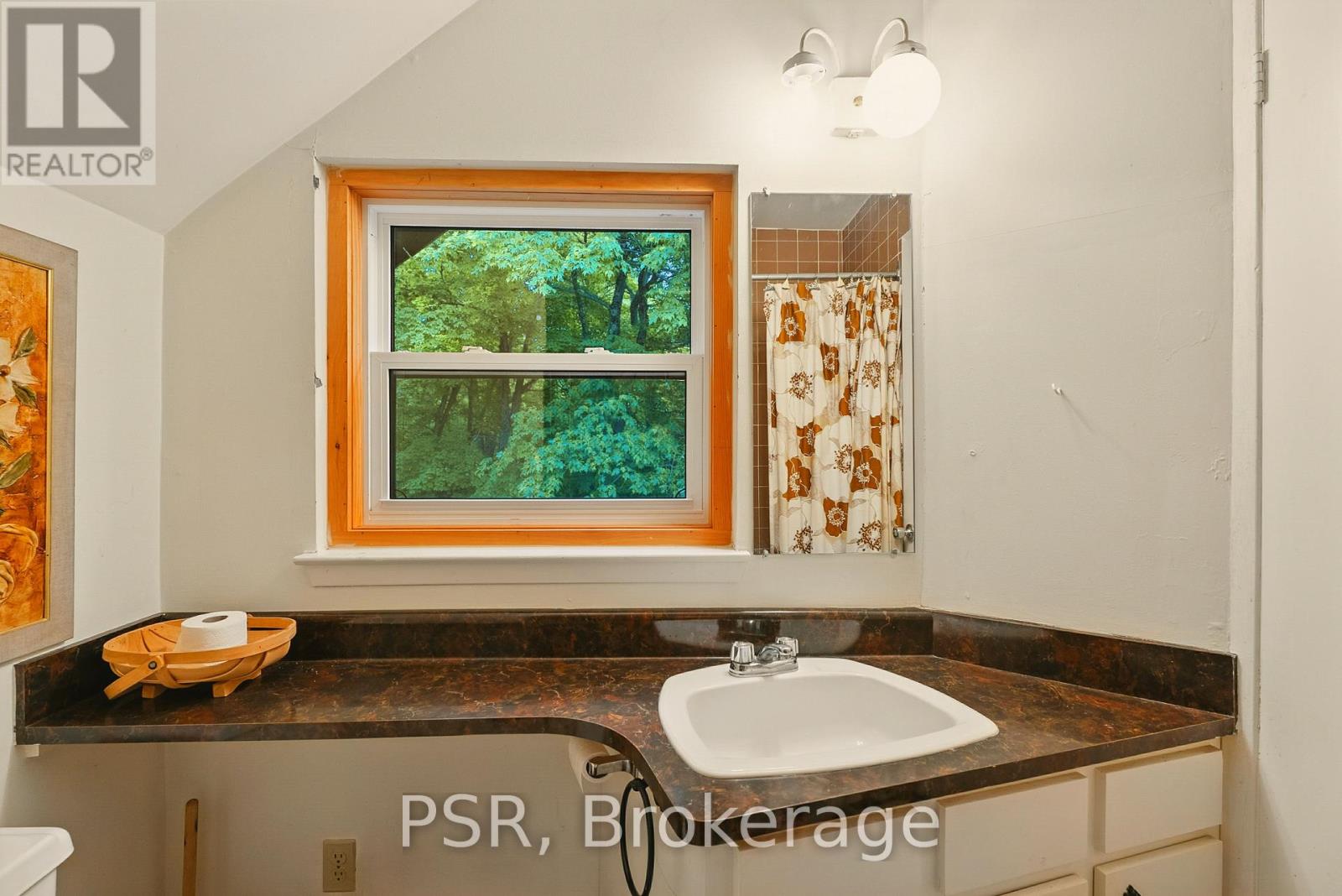 319 - 12 Bigwin Island, Lake Of Bays, Ontario  P0B 1A0 - Photo 14 - X12236254