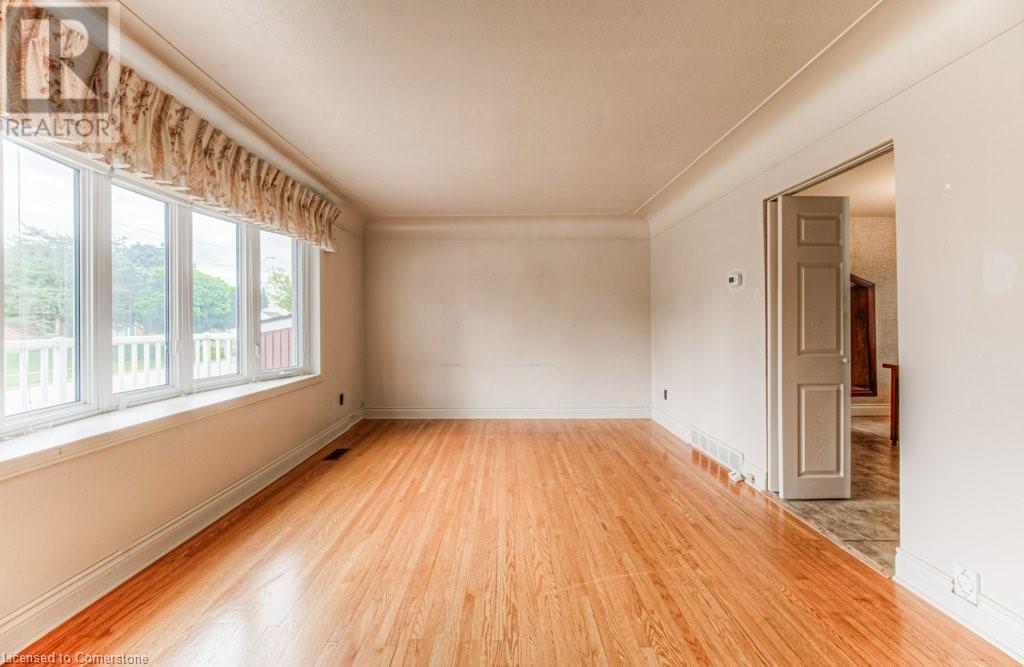 Property at 483 EPHRAIM Street image 2