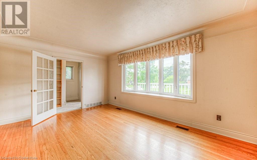 Property at 483 EPHRAIM Street image 3