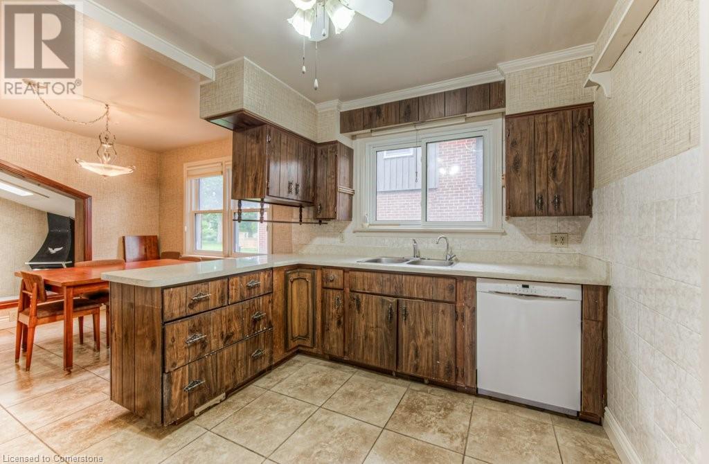 Property at 483 EPHRAIM Street image 4