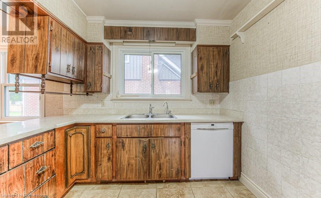 Property at 483 EPHRAIM Street image 5