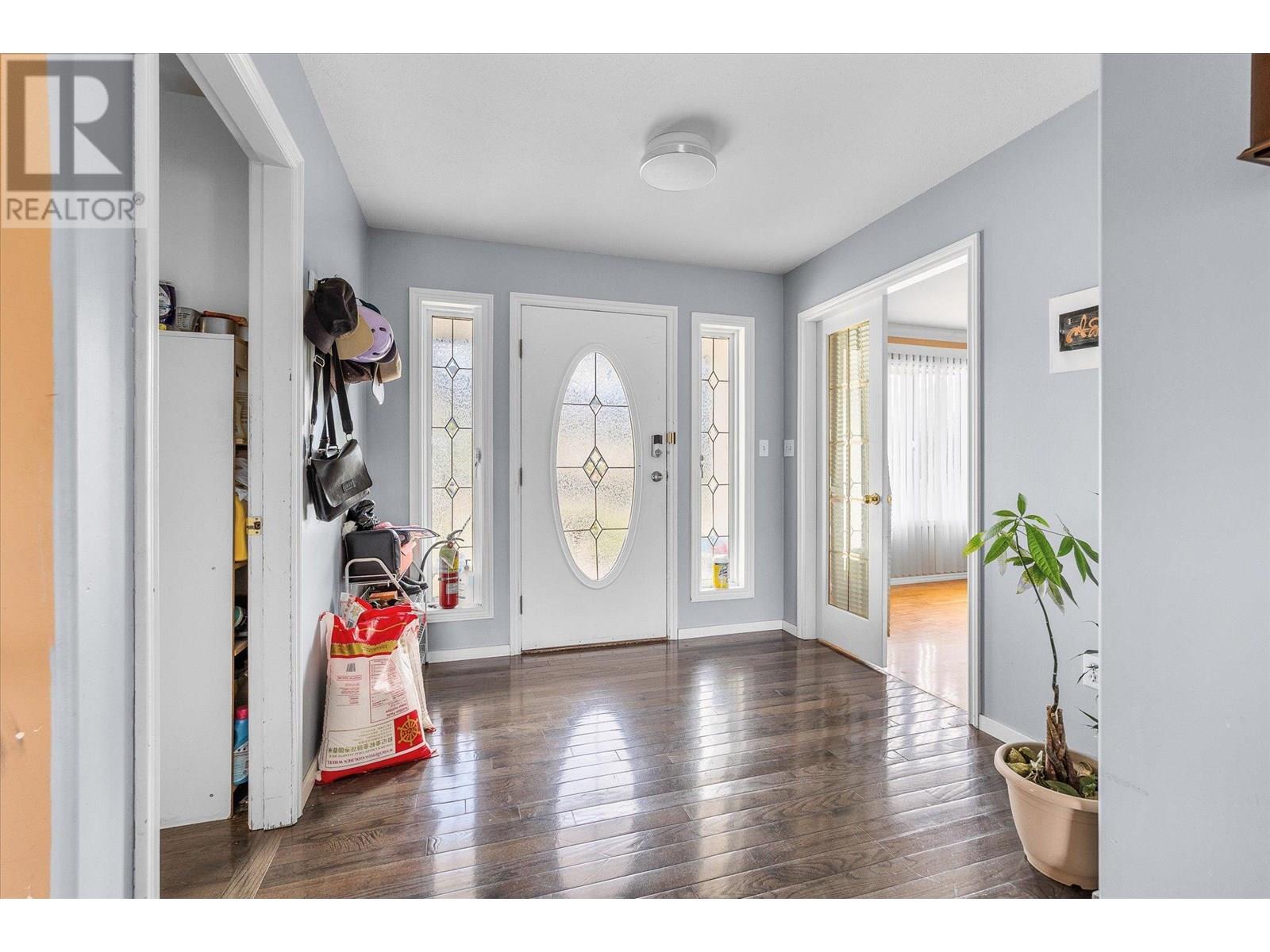 848 Webster Road, Kelowna, British Columbia  V1P 1C2 - Photo 4 - 10348388