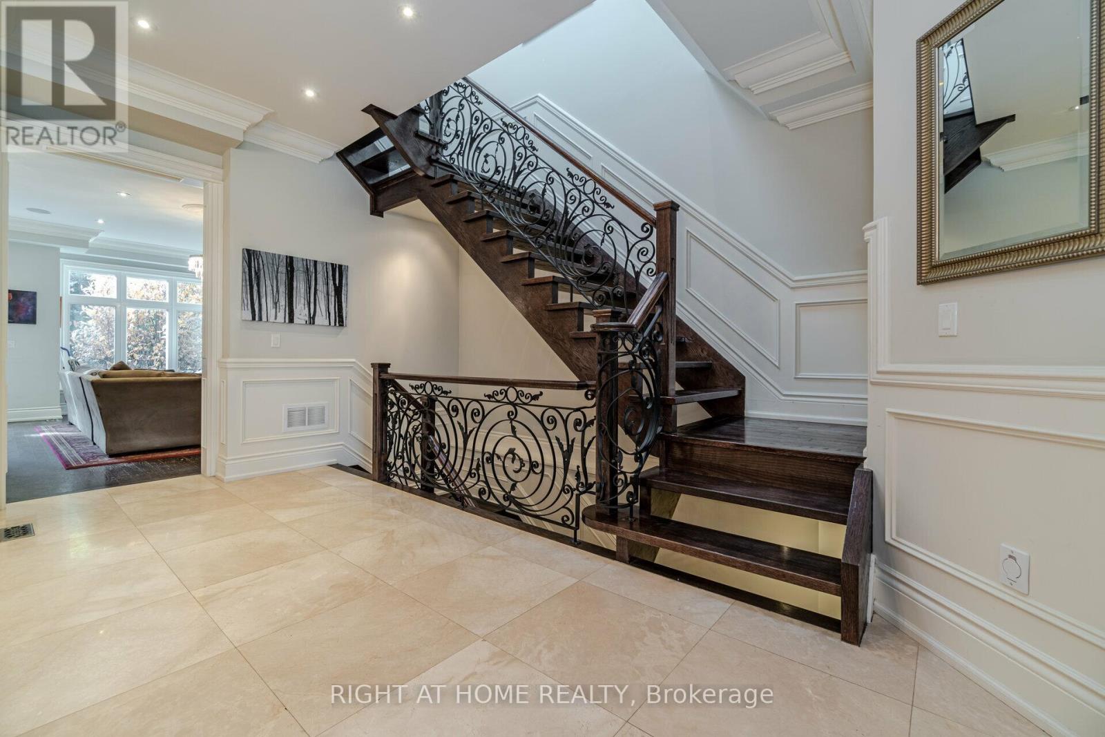 12 Walder Avenue, Toronto, Ontario  M4P 2R5 - Photo 13 - C12237156