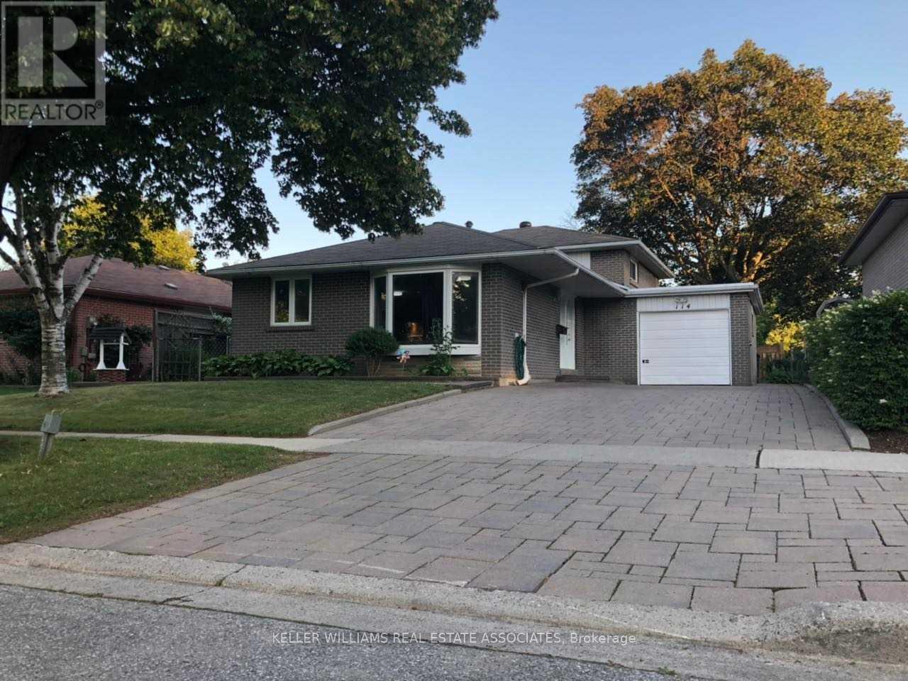 Property at 114 CULTRA SQUARE N image 1