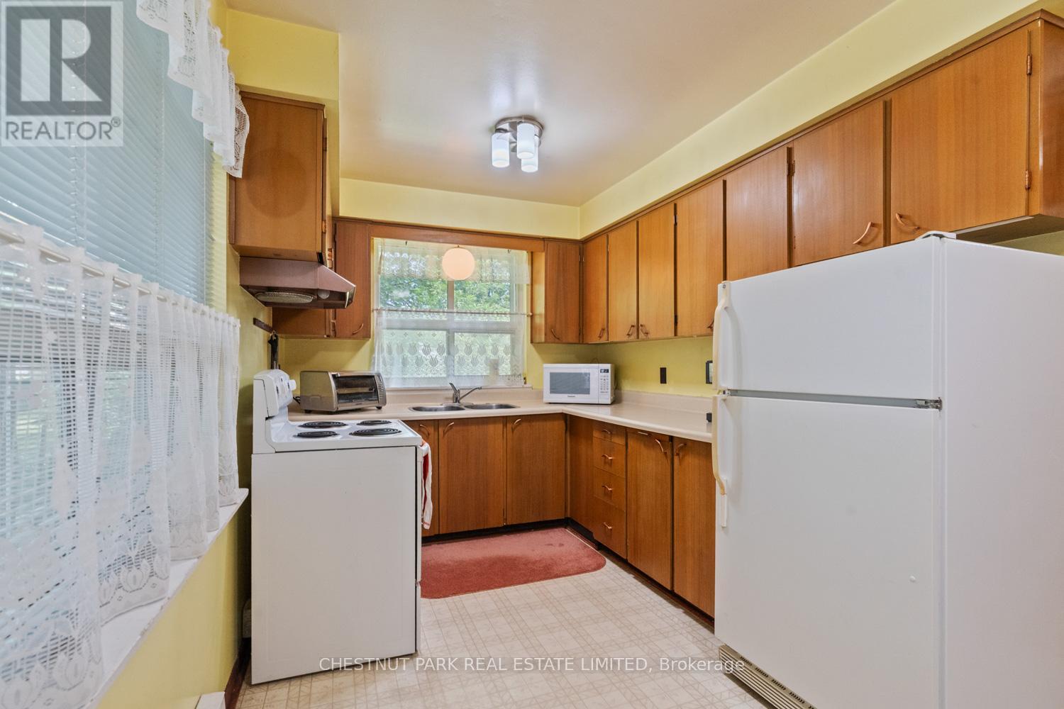2 Gallacher Avenue, Richmond Hill, Ontario  L4E 2W9 - Photo 11 - N12237091