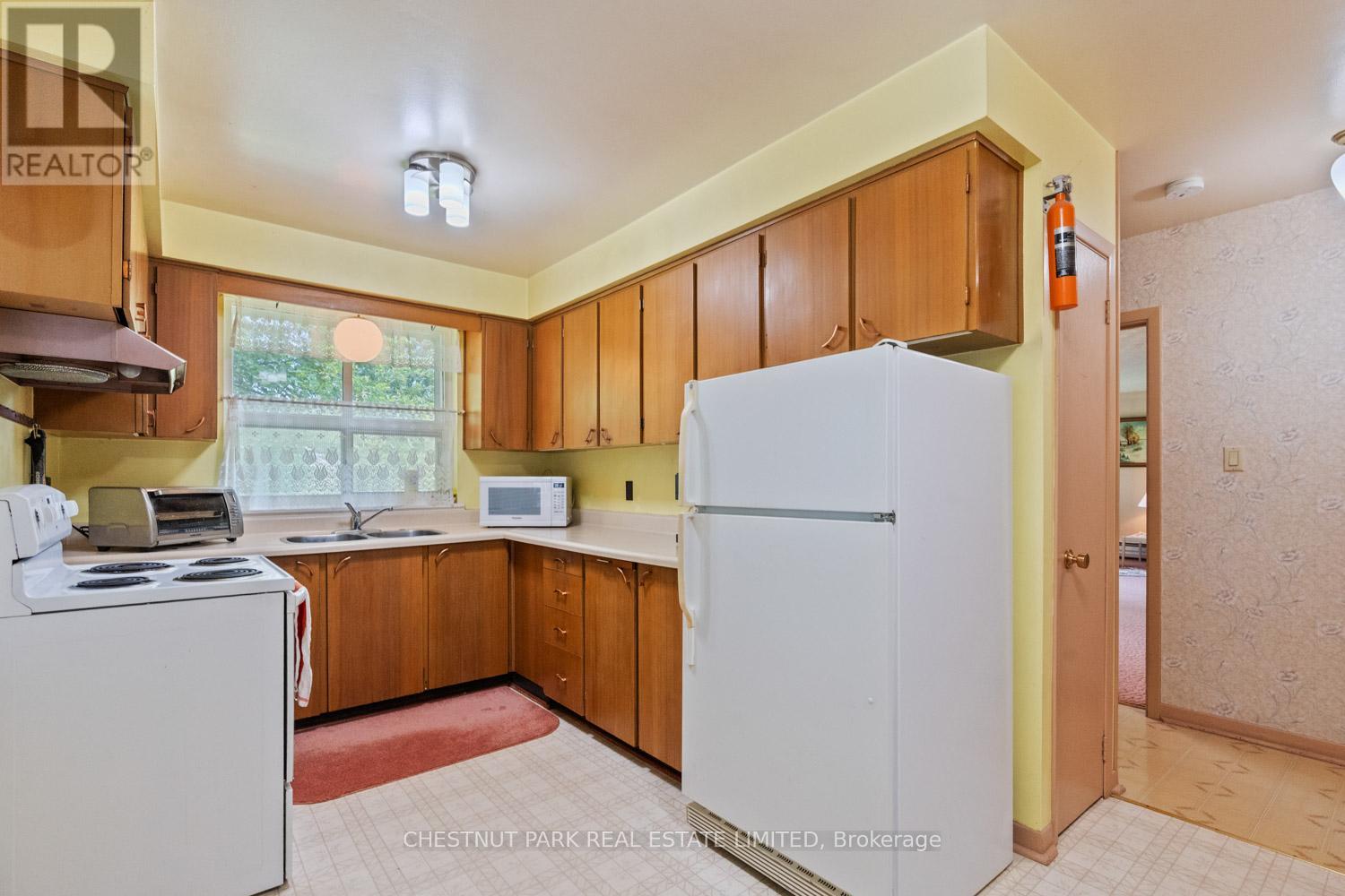 2 Gallacher Avenue, Richmond Hill, Ontario  L4E 2W9 - Photo 12 - N12237091