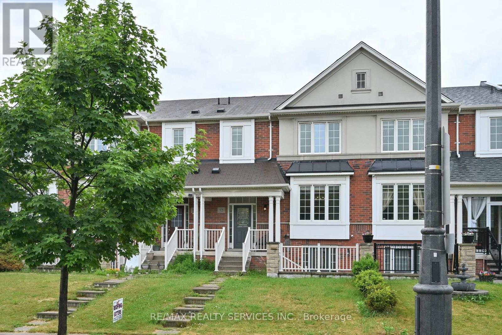 Property at 12 BELLCHASE TRAIL image 2