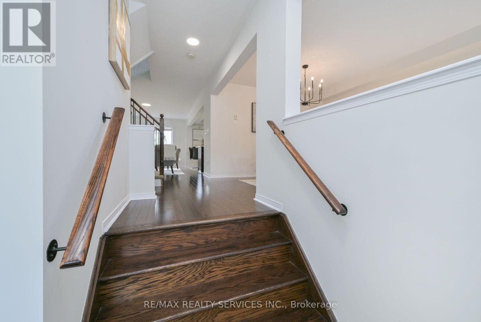 Property at 12 BELLCHASE TRAIL image 5