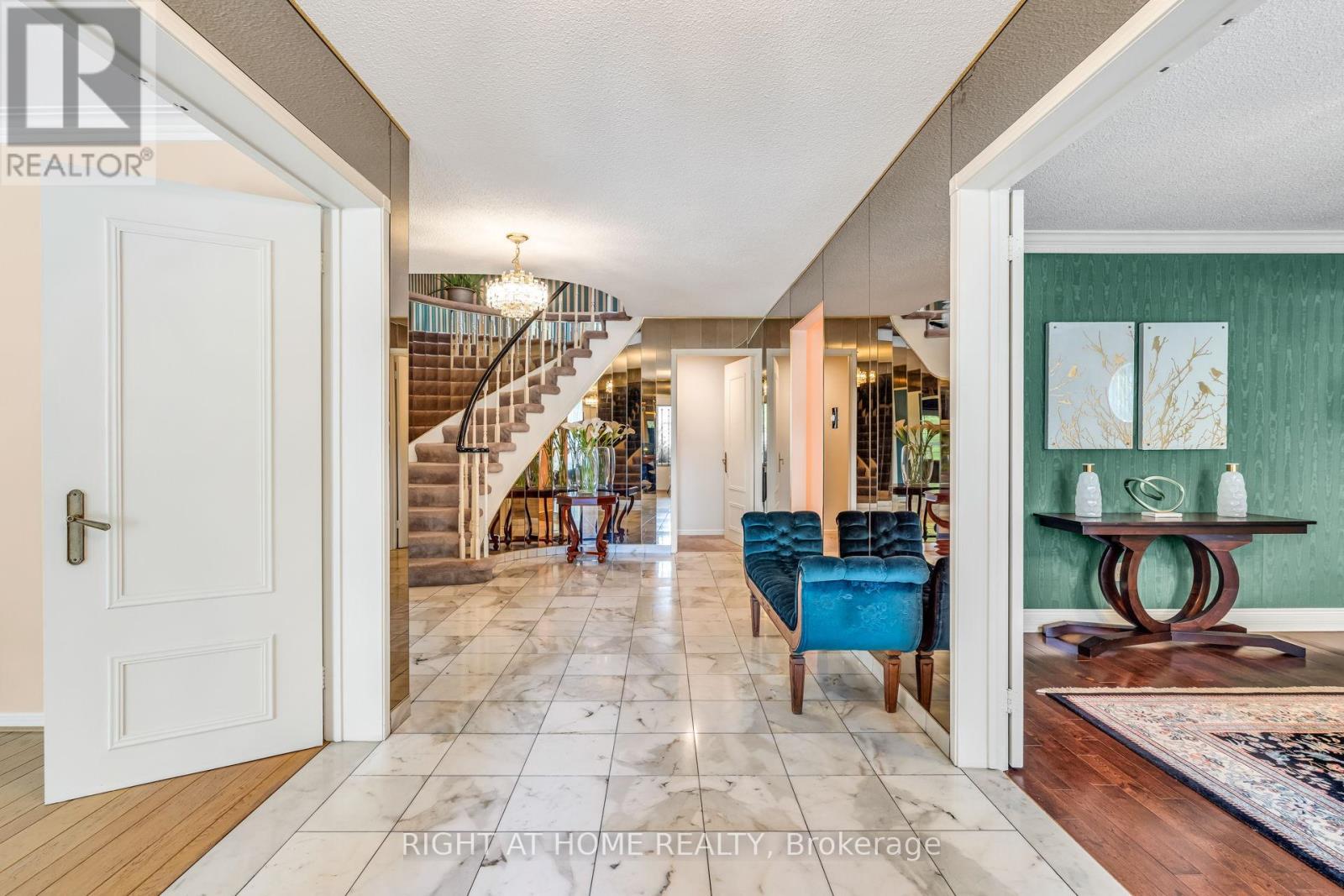 Property at 5 POPLAR HEIGHTS DRIVE image 3