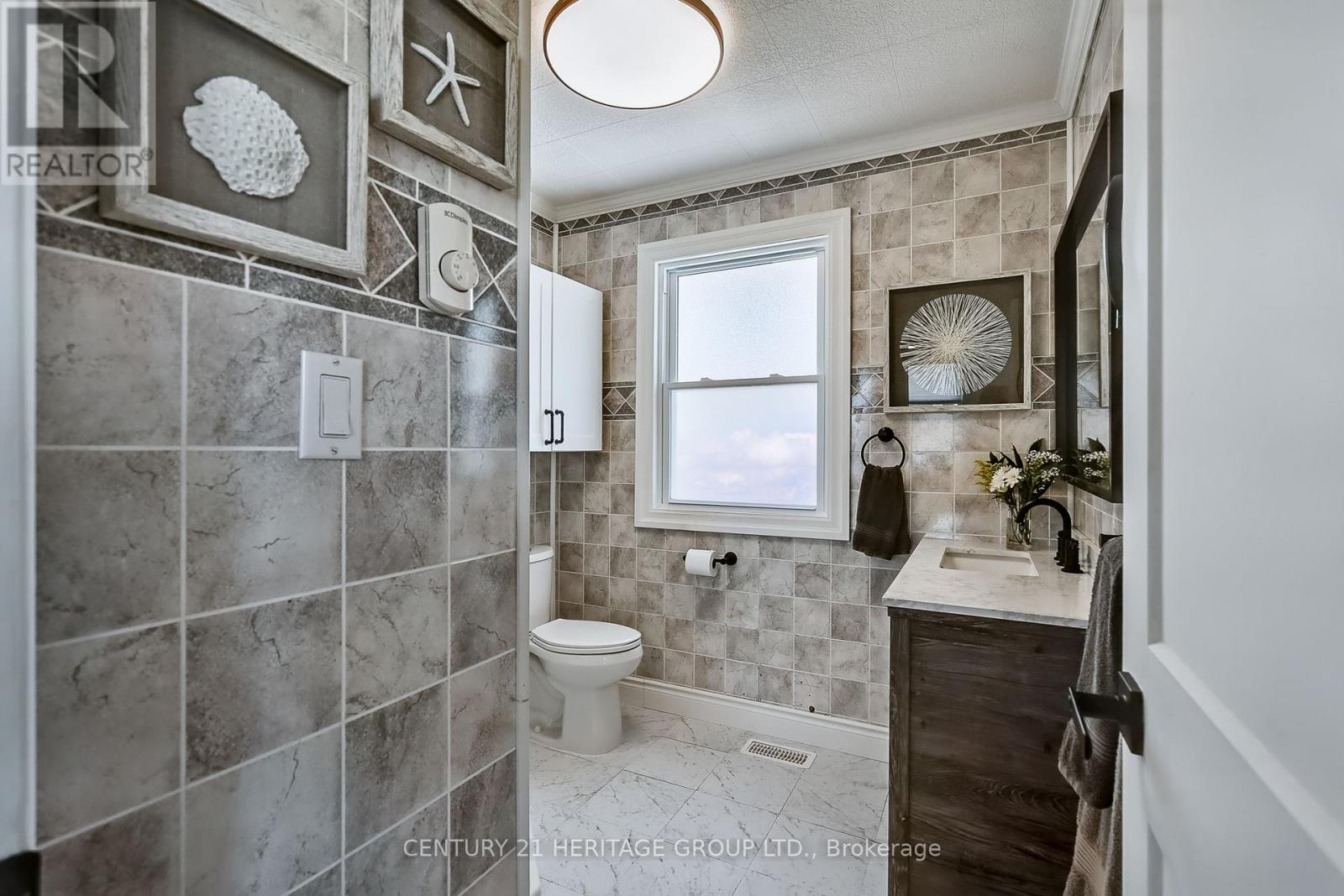 33 Fairwell Avenue, Haldimand, Ontario  N0A 1P0 - Photo 24 - X12237150