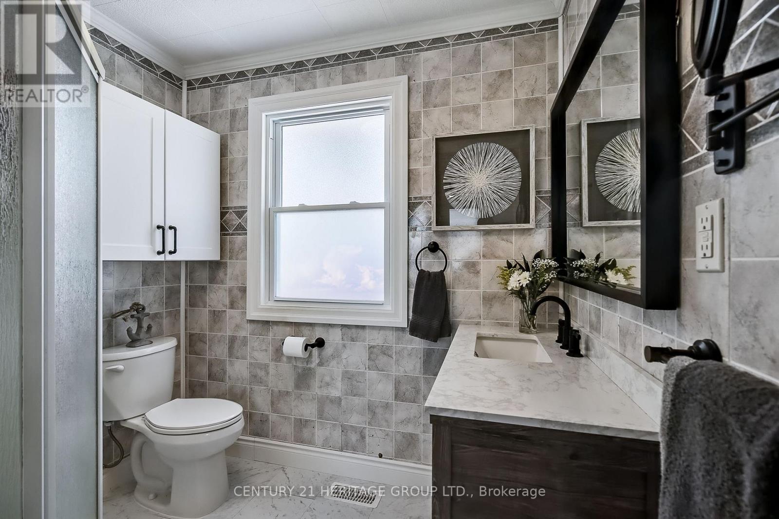 33 Fairwell Avenue, Haldimand, Ontario  N0A 1P0 - Photo 25 - X12237150